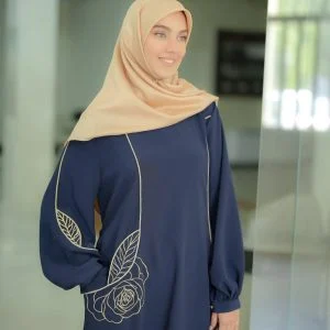 مانتو زنانه طرح رز ( گلدوزی شده )